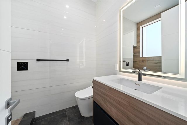 2631 NE 48th Court, Lighthouse Point, FL 33064