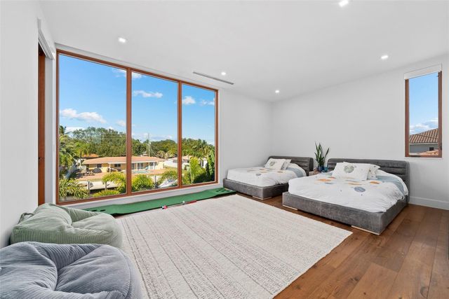 2631 NE 48th Court, Lighthouse Point, FL 33064