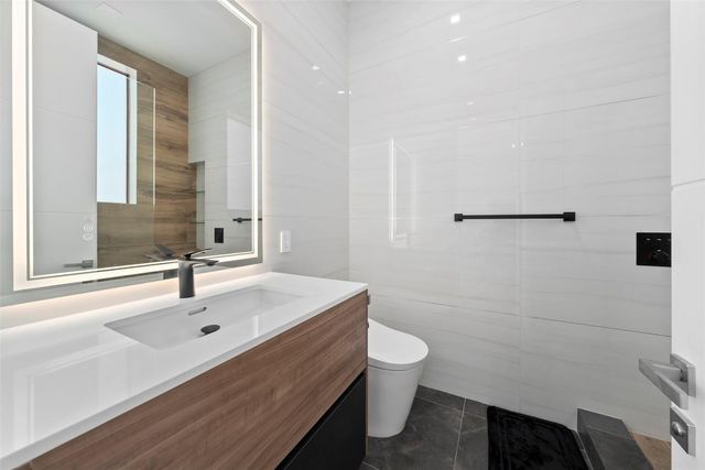 2631 NE 48th Court, Lighthouse Point, FL 33064