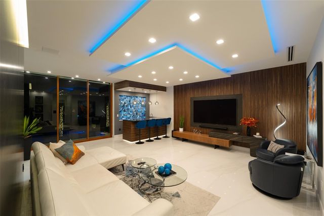 2631 NE 48th Court, Lighthouse Point, FL 33064