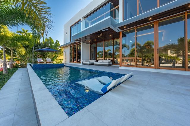 2631 NE 48th Court, Lighthouse Point, FL 33064