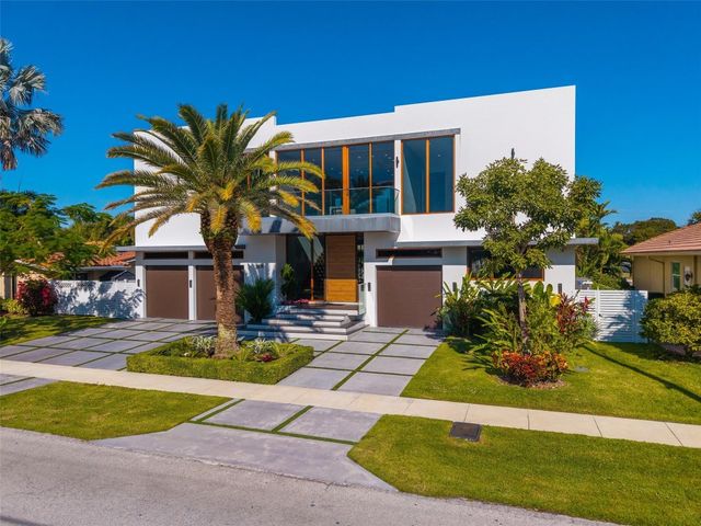 2631 NE 48th Court, Lighthouse Point, FL 33064