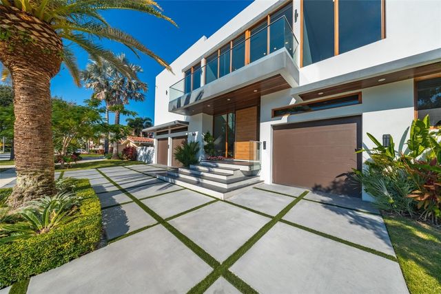 2631 NE 48th Court, Lighthouse Point, FL 33064