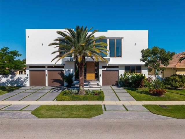 2631 NE 48th Court, Lighthouse Point, FL 33064