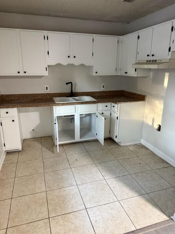 6013 Windham Avenue, White Hall, AR 71602