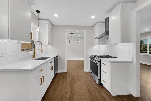 5945 Cleveland Street, Morton Grove, IL 60053