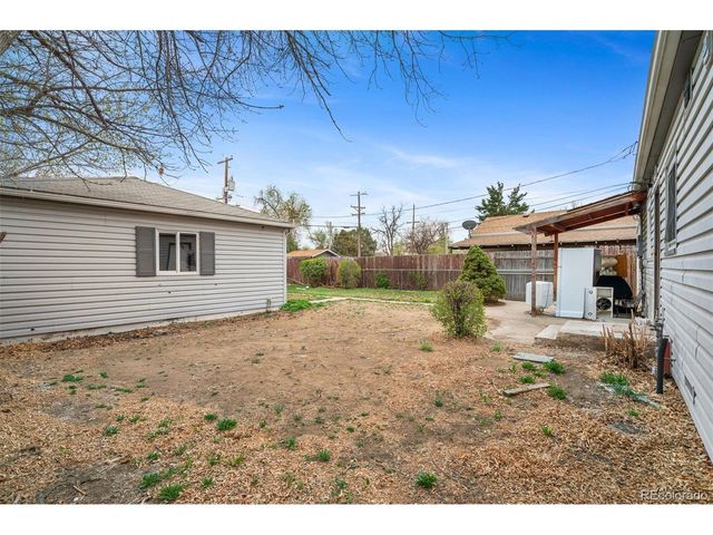 2208 Hanover St, Aurora, CO 80010