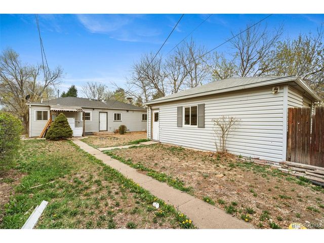 2208 Hanover St, Aurora, CO 80010