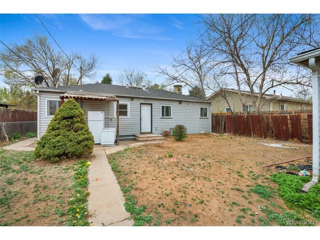 2208 Hanover St, Aurora, CO 80010