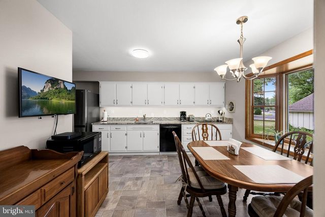 148 WESTOVER DR, Cherry Hill, NJ 08034