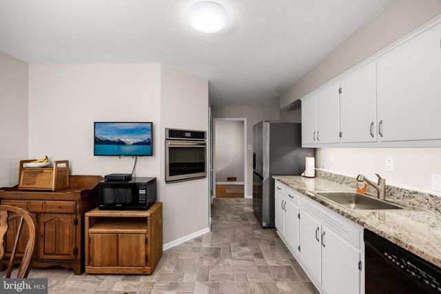 148 WESTOVER DR, Cherry Hill, NJ 08034