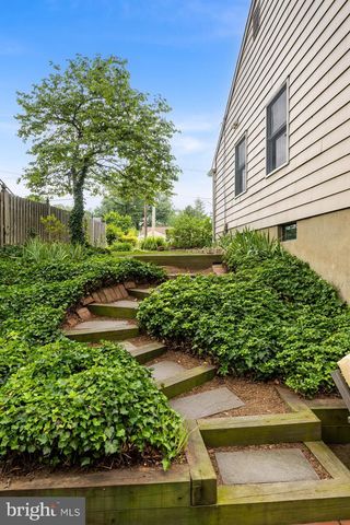 148 WESTOVER DR, Cherry Hill, NJ 08034