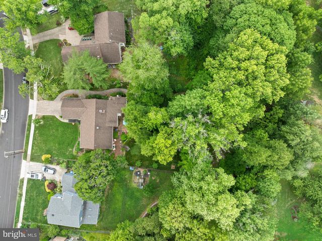 148 WESTOVER DR, Cherry Hill, NJ 08034