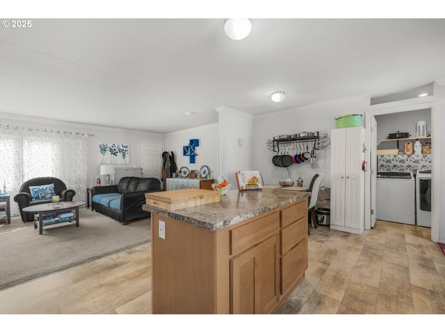 10701 Se HIGHWAY 212 M3, Clackamas, OR 97015