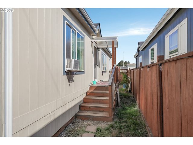 10701 Se HIGHWAY 212 M3, Clackamas, OR 97015