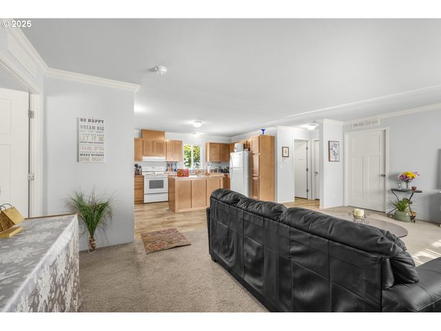 10701 Se HIGHWAY 212 M3, Clackamas, OR 97015