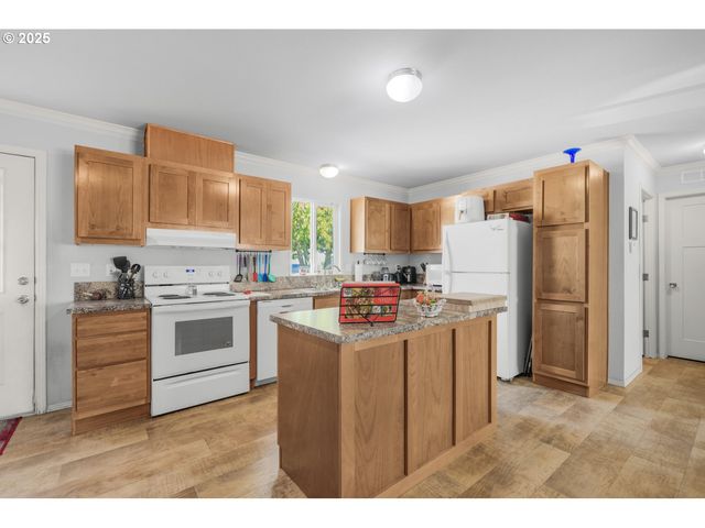 10701 Se HIGHWAY 212 M3, Clackamas, OR 97015