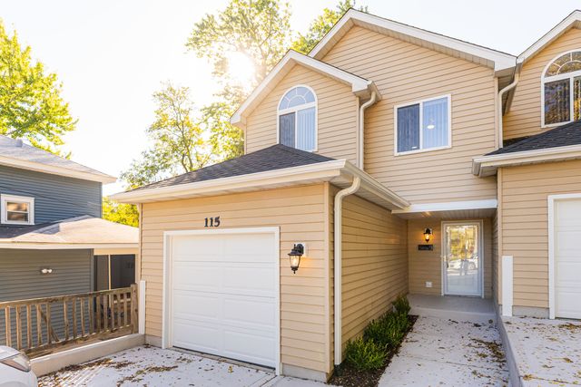 115 N Dole Avenue, Crystal Lake, IL 60014