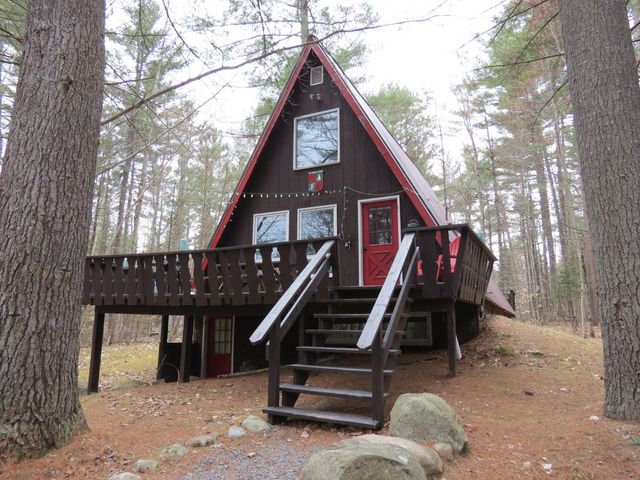 87 Spruce Lane, Jay, NY 12941