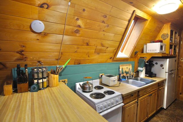 87 Spruce Lane, Jay, NY 12941