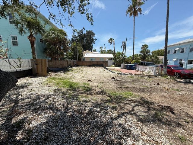 8586 E BAY DRIVE, Treasure Island, FL 33706