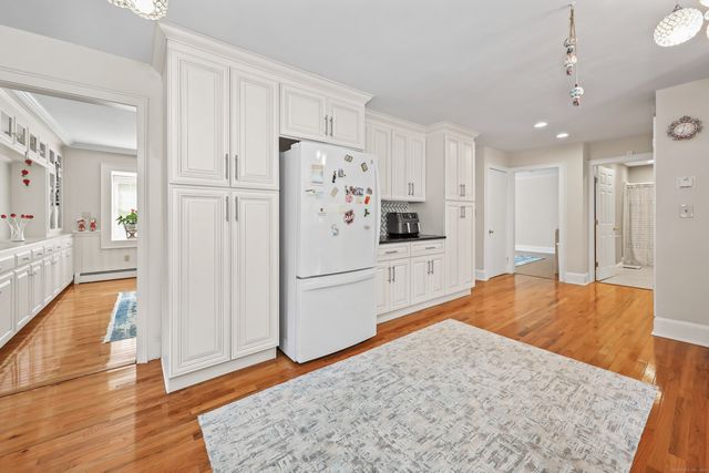 11 Ariel Road, Woodbridge, CT 06525