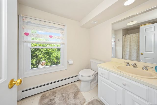 11 Ariel Road, Woodbridge, CT 06525