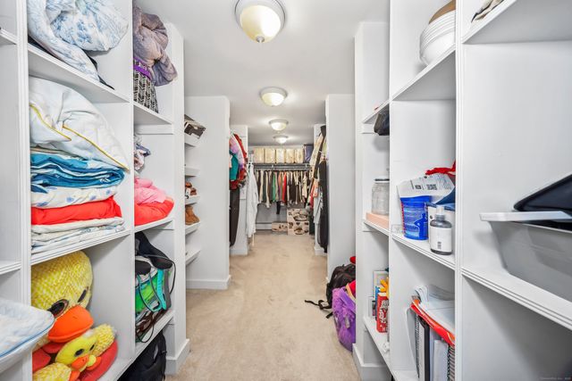 11 Ariel Road, Woodbridge, CT 06525