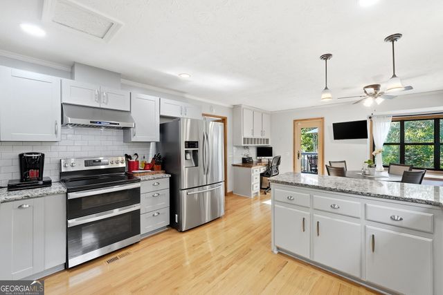 2184 Deep Woods Way, Marietta, GA 30062