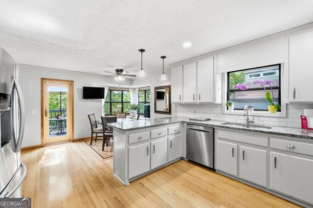 2184 Deep Woods Way, Marietta, GA 30062