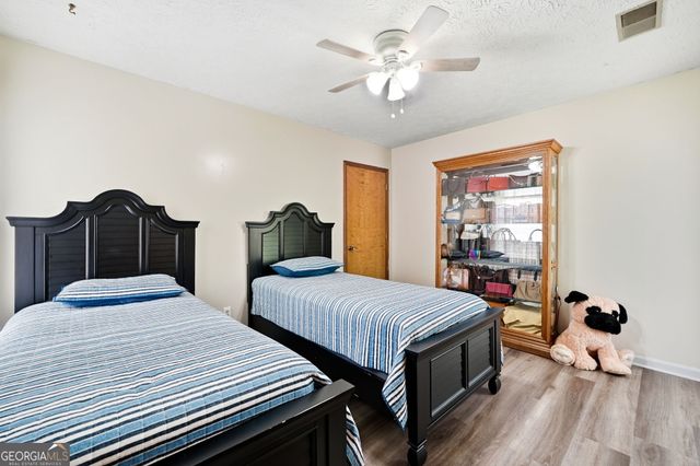 2184 Deep Woods Way, Marietta, GA 30062