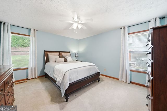 2184 Deep Woods Way, Marietta, GA 30062