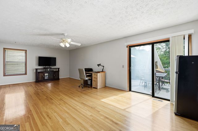 2184 Deep Woods Way, Marietta, GA 30062