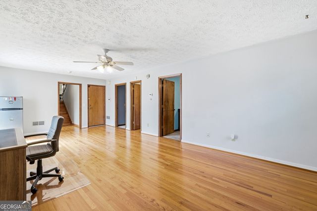 2184 Deep Woods Way, Marietta, GA 30062