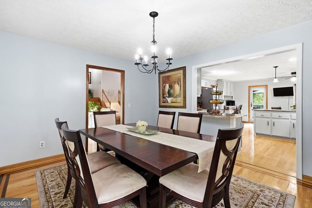 2184 Deep Woods Way, Marietta, GA 30062