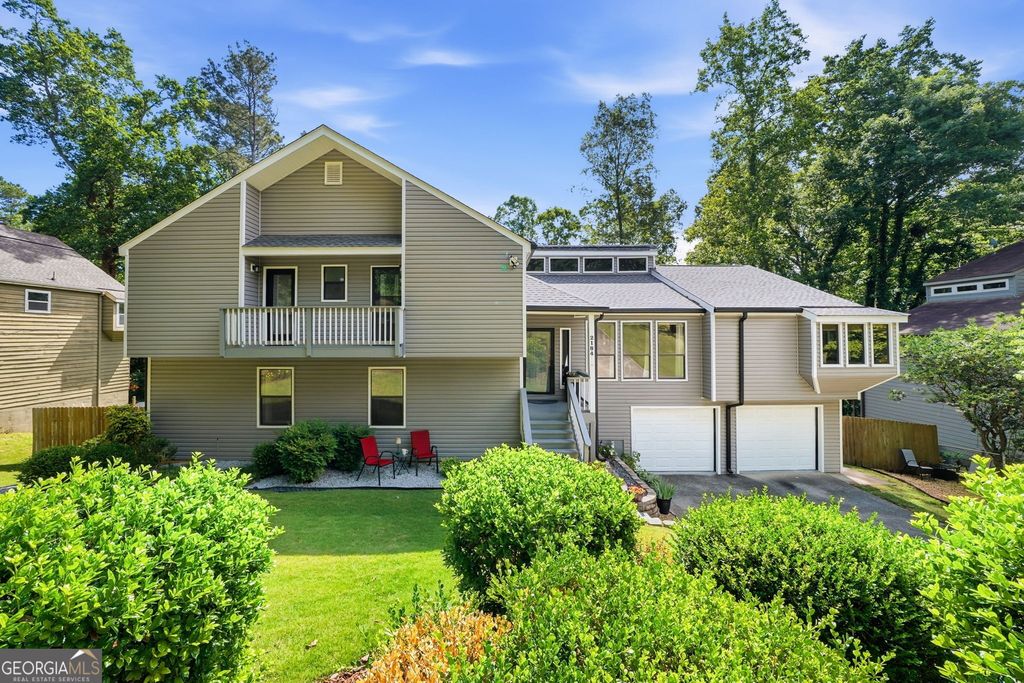 2184 Deep Woods Way, Marietta, GA 30062