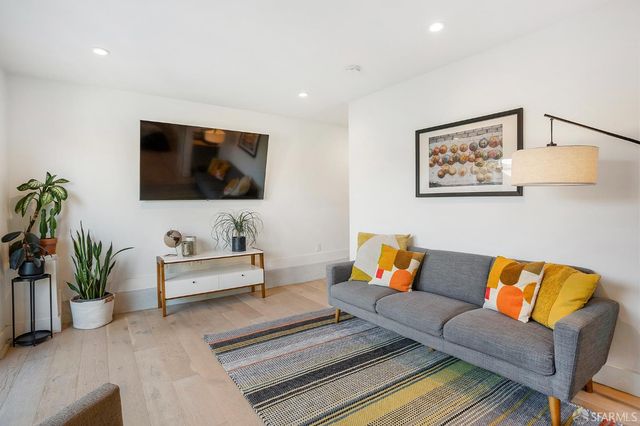 225 Congdon Street, San Francisco, CA 94112