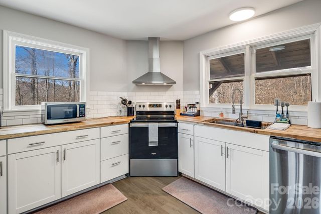 114 Johns Creek Road, Canton, NC 28716