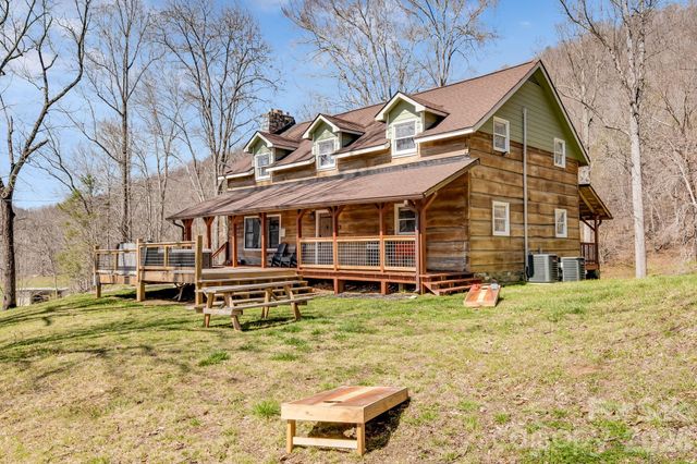 114 Johns Creek Road, Canton, NC 28716