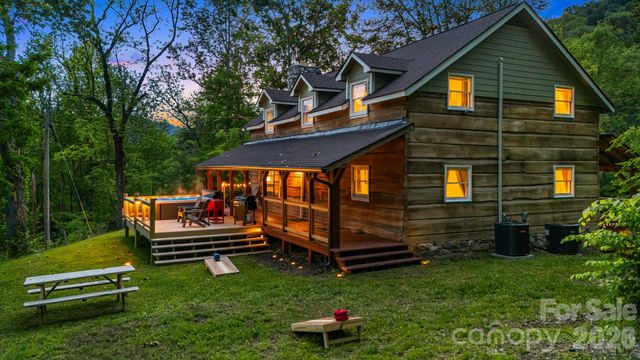 114 Johns Creek Road, Canton, NC 28716