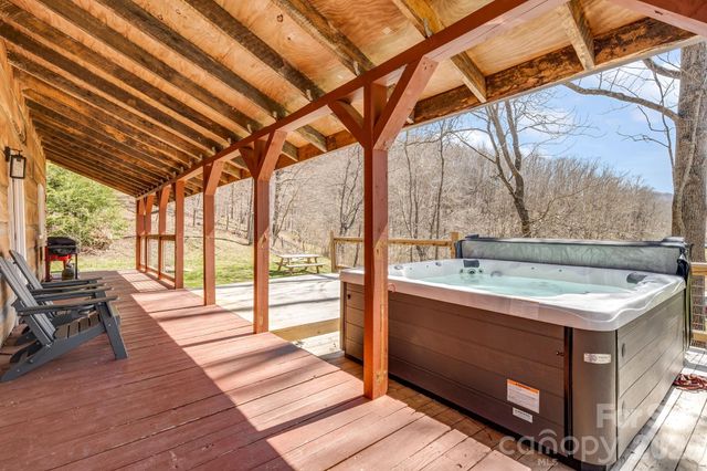 114 Johns Creek Road, Canton, NC 28716