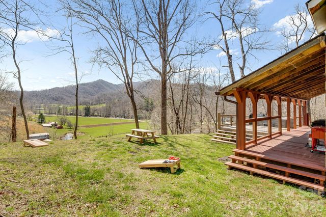114 Johns Creek Road, Canton, NC 28716