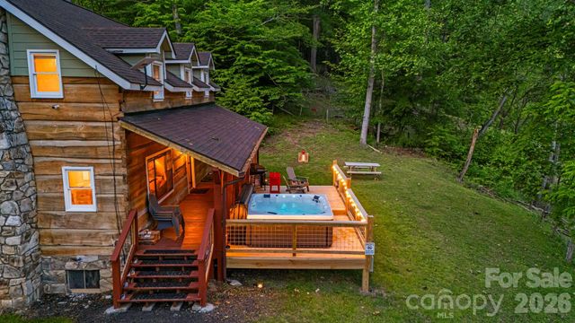 114 Johns Creek Road, Canton, NC 28716