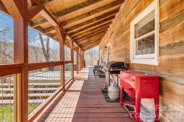 114 Johns Creek Road, Canton, NC 28716