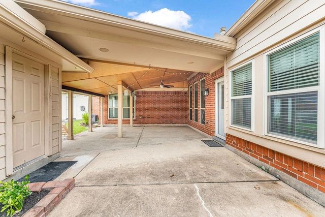 15811 Red Hill Trail, Houston, TX 77095