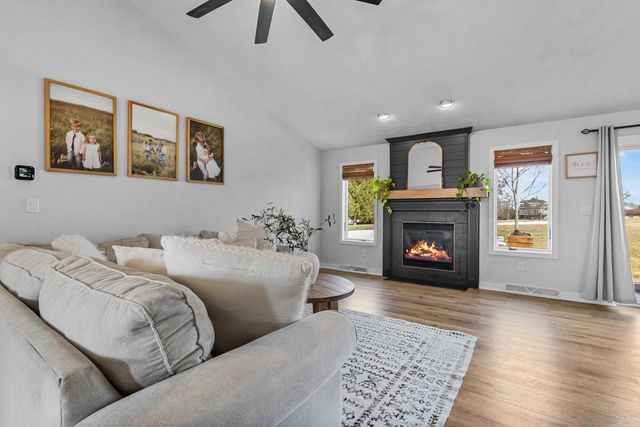 N1778 HYACINTH LANE, Greenville, WI 54942