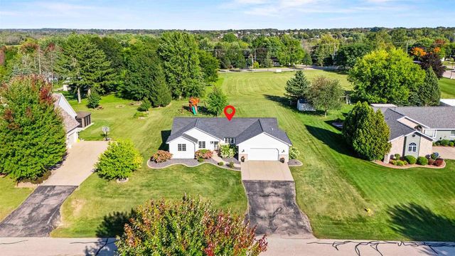 N1778 HYACINTH LANE, Greenville, WI 54942