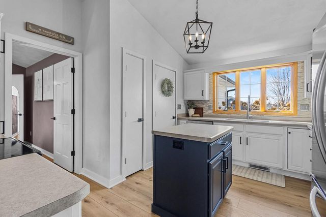 N1778 HYACINTH LANE, Greenville, WI 54942