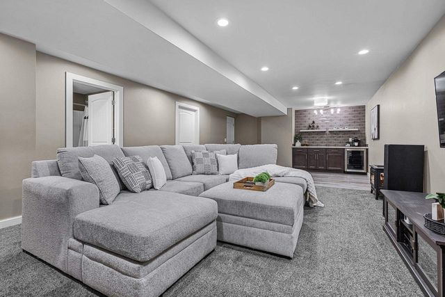 N1778 HYACINTH LANE, Greenville, WI 54942