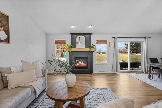 N1778 HYACINTH LANE, Greenville, WI 54942